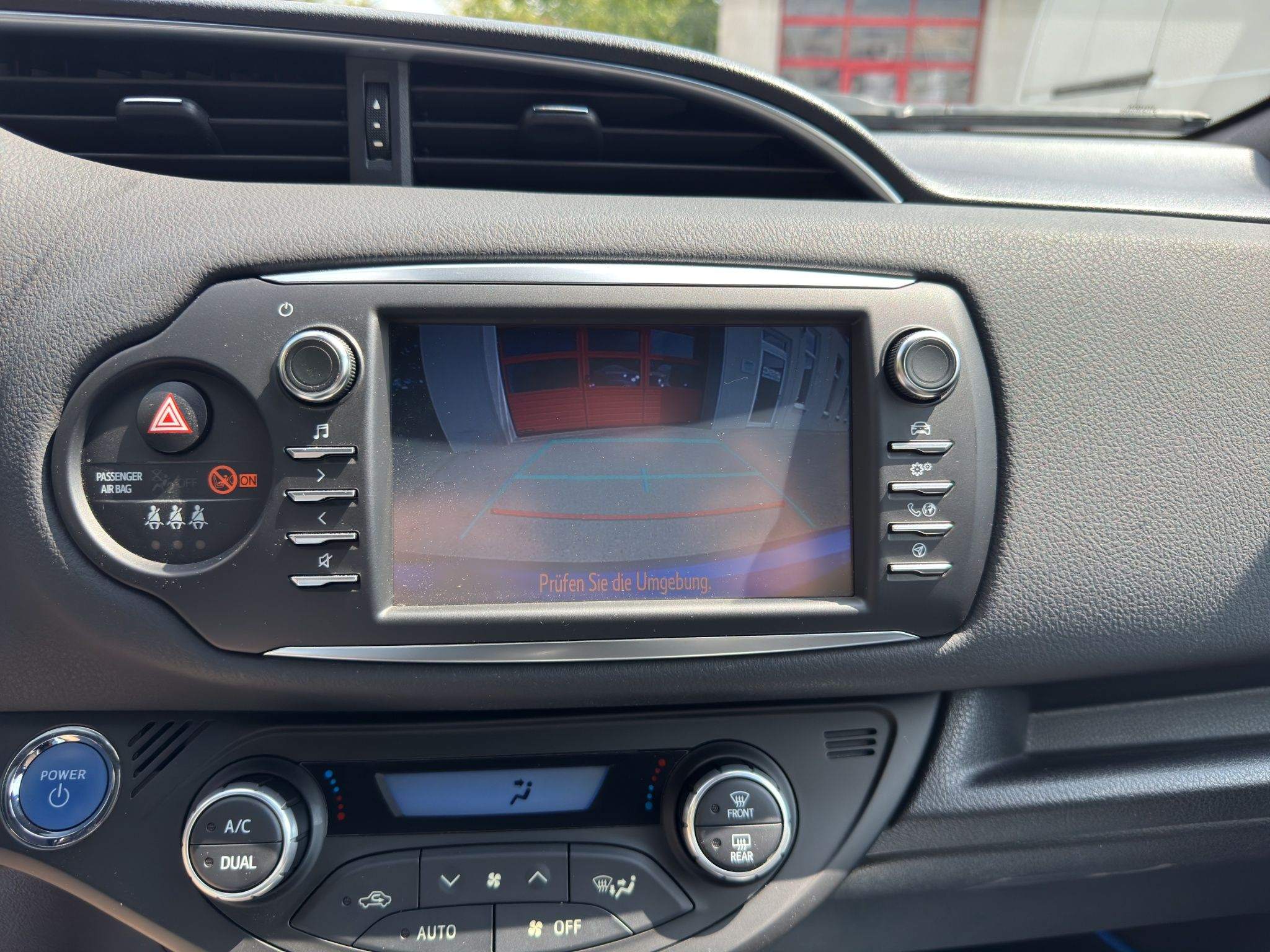 Klimabedienteil und Radio des Toyota Yaris